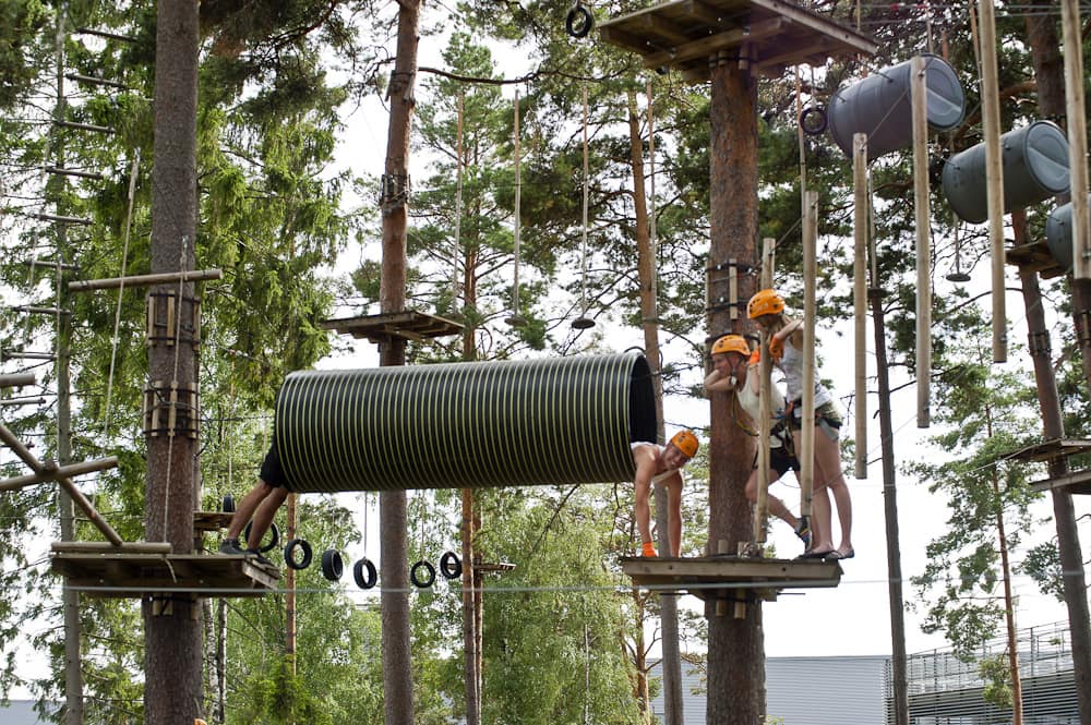 Flowpark в Финляндии – лазание по деревьям не только для детей. Фото: Flowpark ©