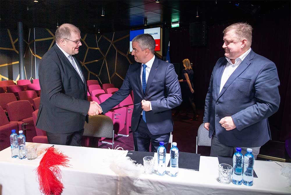 Tallink sõlmis rahvusooper Estonia ja Vanemuise teatriga kolmeks hooajaks koostöölepingud, asudes mõlema kultuuriorganisatsiooni peasponsoriks